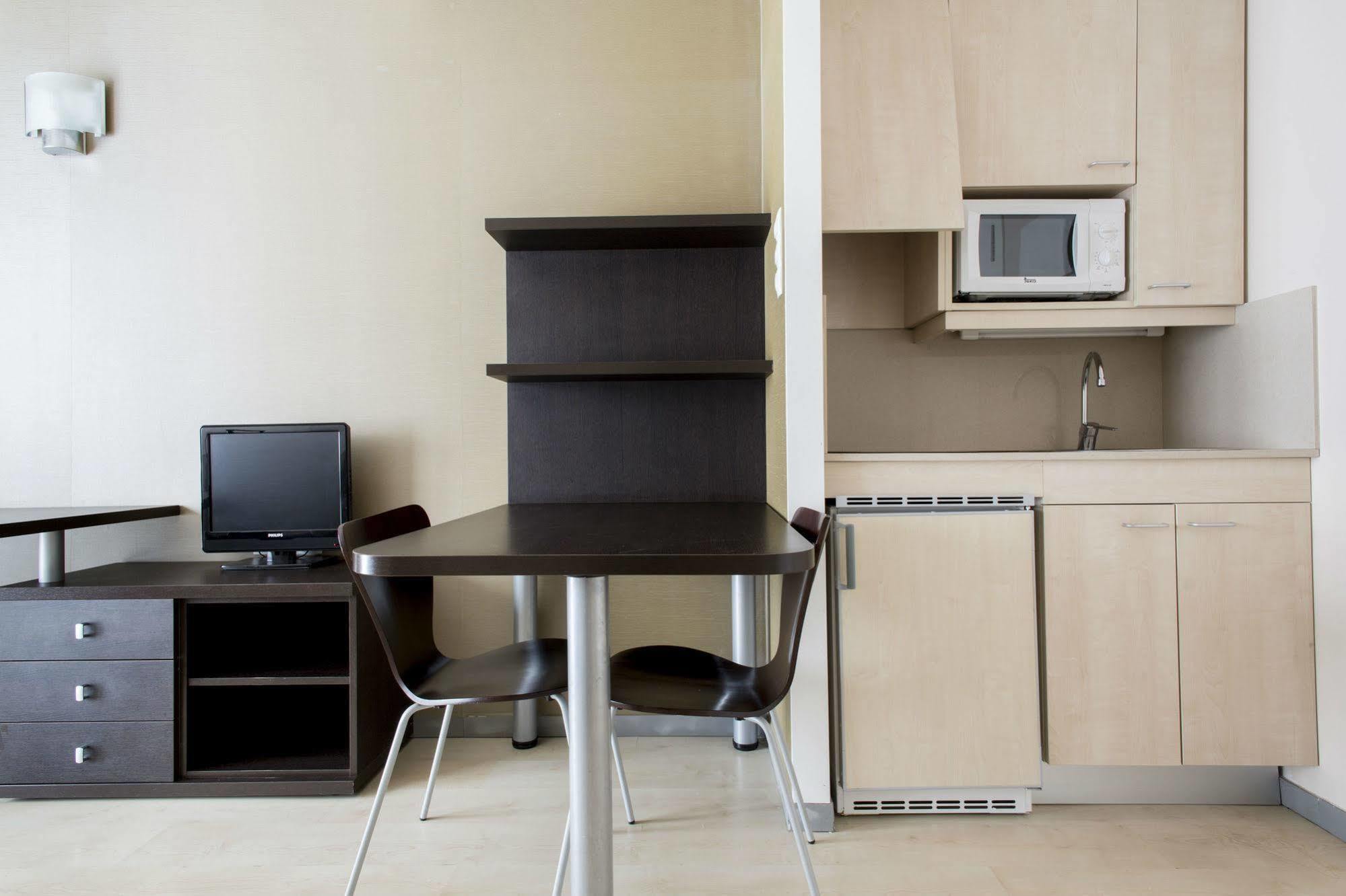 Residencia Universitaria Resa Damia Bonet Valencia Exteriör bild
