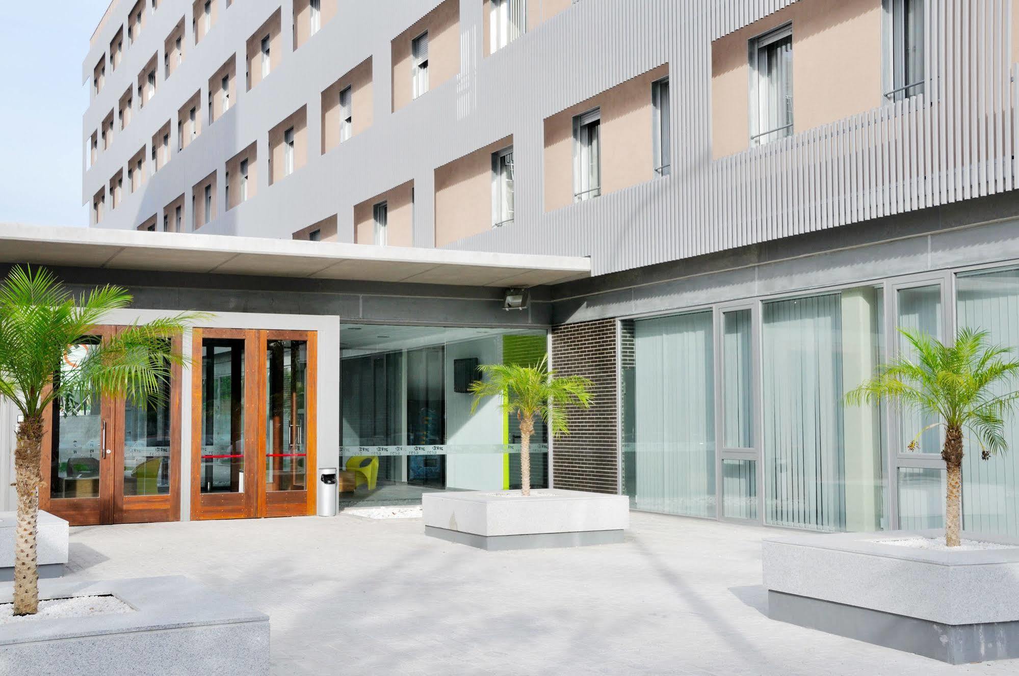 Residencia Universitaria Resa Damia Bonet Valencia Exteriör bild