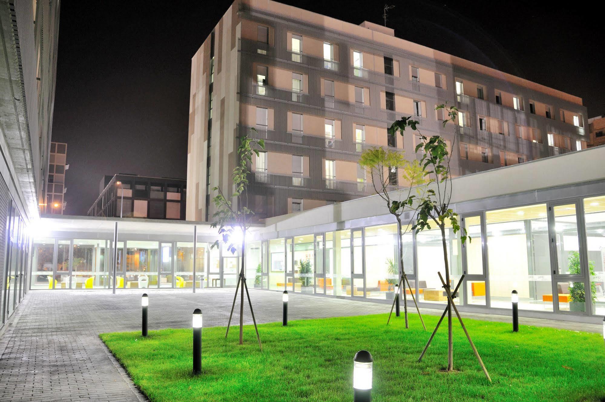 Residencia Universitaria Resa Damia Bonet Valencia Exteriör bild